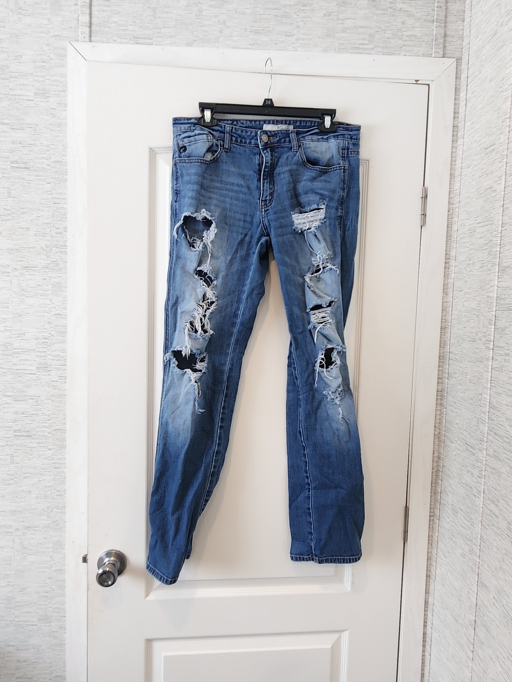 KanCan Distressed Medium Blue Skinny Jeans